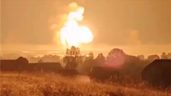 Nga và Ukraine đồng loạt tập kích nhiều kho vũ khí khủng của đối phương