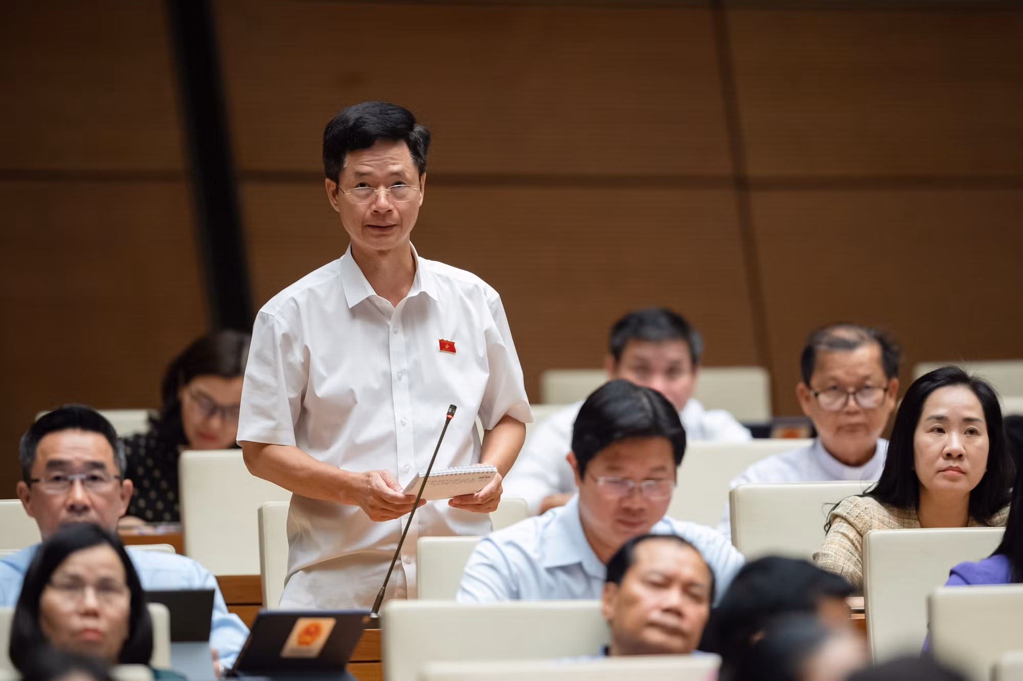ĐBQH Đào Hồng Vận.