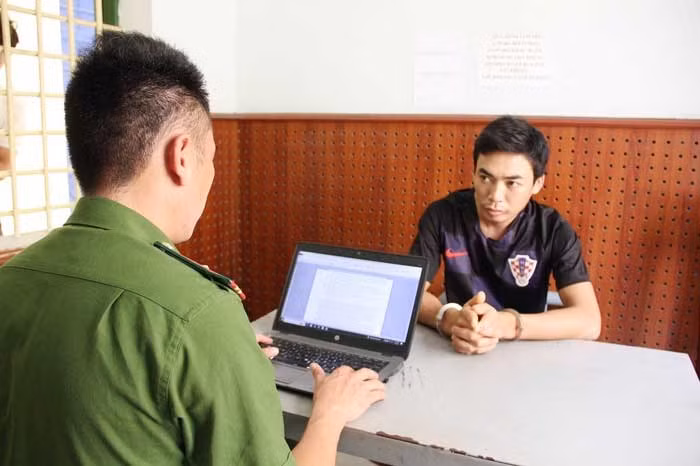 Dùng dao chống trả, phi tang tang vật nhưng không thoát -0