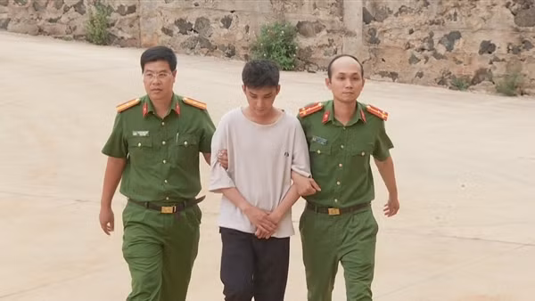 Gã trai có "biệt tài" chiếm đoạt mã OTP và số điện thoại để lừa đảo