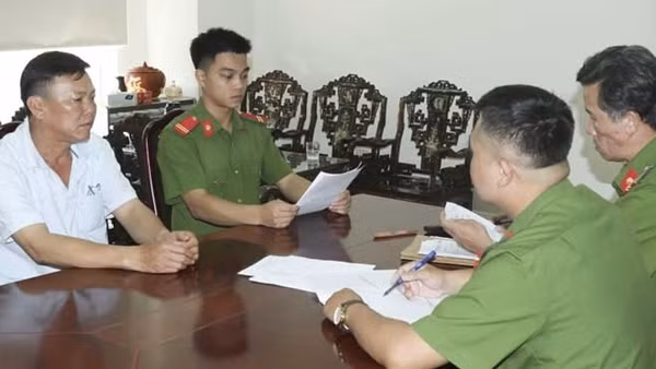 Đối tượng trốn truy nã hơn 30 năm ra đầu thú