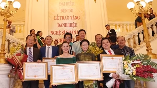 Lấy ý kiến về quy định xét tặng danh hiệu NSND, NSƯT