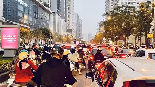 Hà Nội tổ chức lại giao thông tại 2 điểm đen ùn tắc