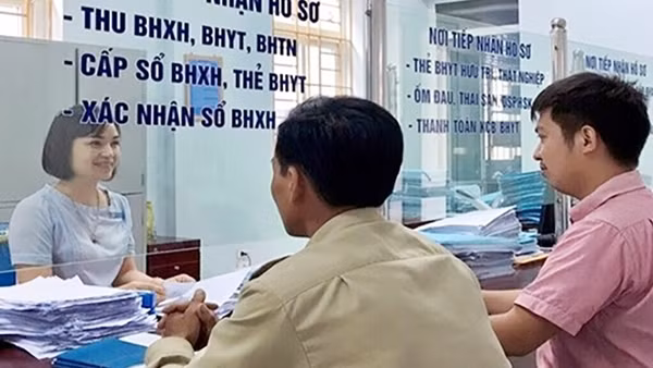 Quyết liệt thu hồi tiền chậm đóng bảo hiểm xã hội, bảo hiểm y tế