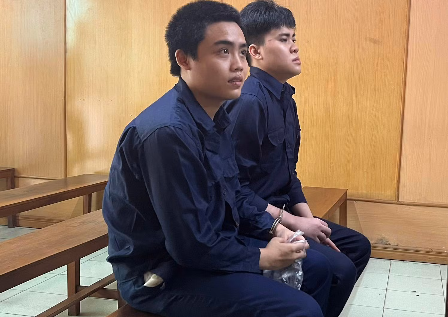 Ngụy trang ma túy trong bao gạo để đi giao cho khách hàng -0