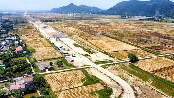 Vì sao dự án cao tốc Diễn Châu – Bãi Vọt chậm tiến độ?