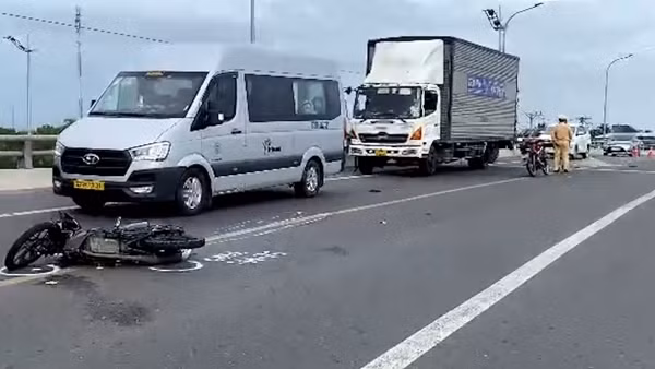Tai nạn liên hoàn trên cầu vượt An Thái Trung, 2 người tử vong