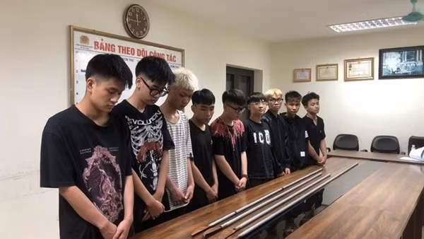Ngăn chặn nhóm thanh niên kéo lê hung khí “đại náo” trên phố