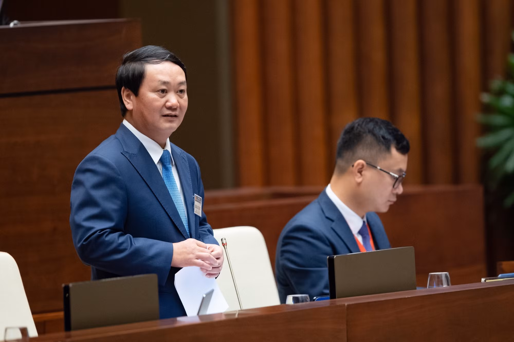 Nguồn lực có hạn, nhiều nhu cầu cấp thiết mà đầu tư cho hội thảo là bất hợp lý! -0
