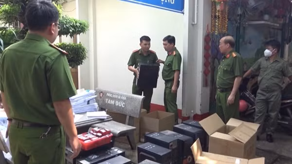Tạm giữ 5 bác sĩ và nhiều đối tượng mua bán giấy tờ để trục lợi bảo hiểm