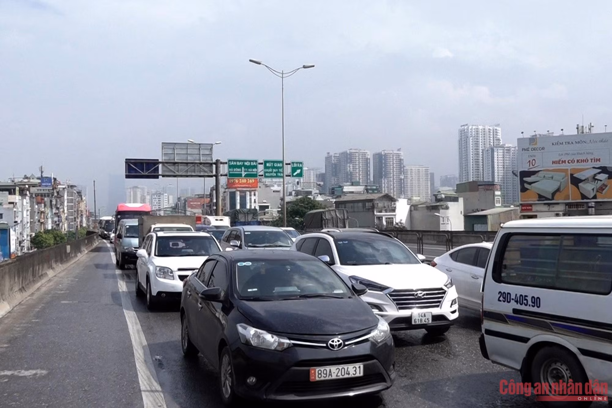 Xe đầu kéo tông lan can Vành đai 3 trên cao -1