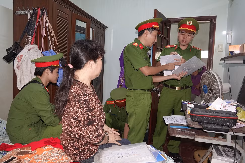Khởi tố, bắt tạm giam nguyên Chủ tịch, kế toán xã và một giám đốc công ty xây dựng -0