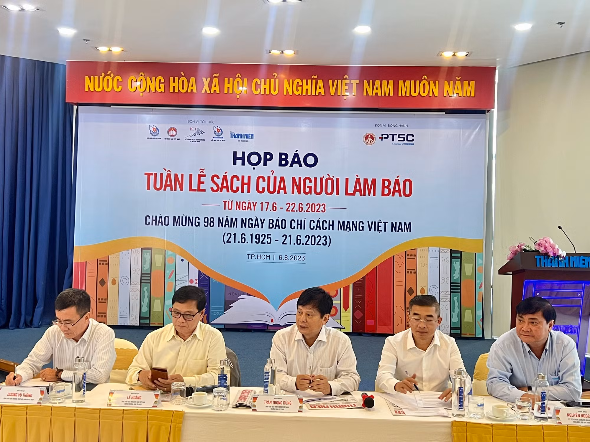 Tuần lễ Sách của Người làm báo -0