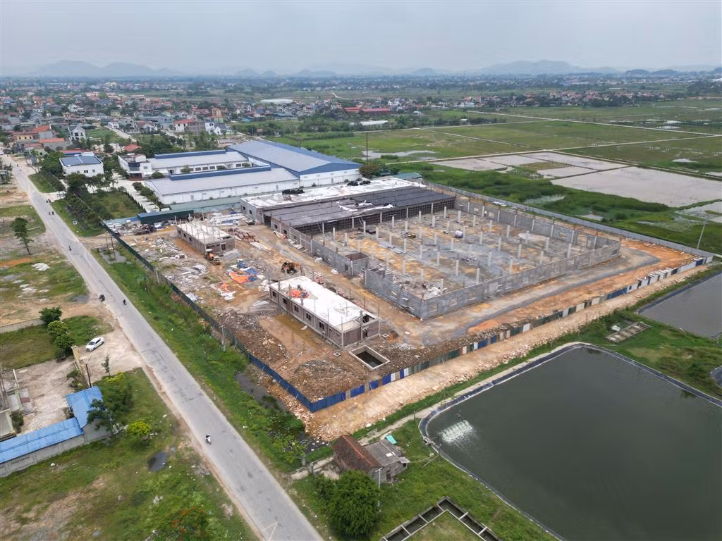 Chưa được giao đất vẫn ngang nhiên xây dựng nhà máy may -0