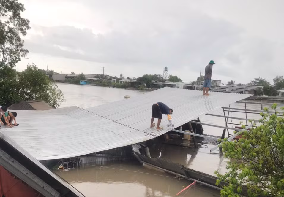 Sạt lở gây thiệt hại trên 850 triệu đồng ở Cà Mau -0