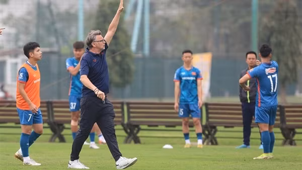 Những nhân tố để thử nghiệm của ông Troussier