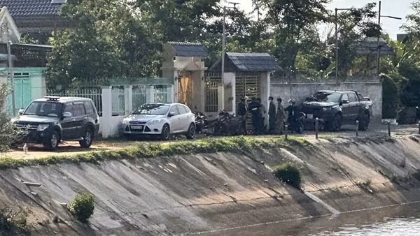 Khám xét nhà của trùm giang hồ Thảo “lụi”