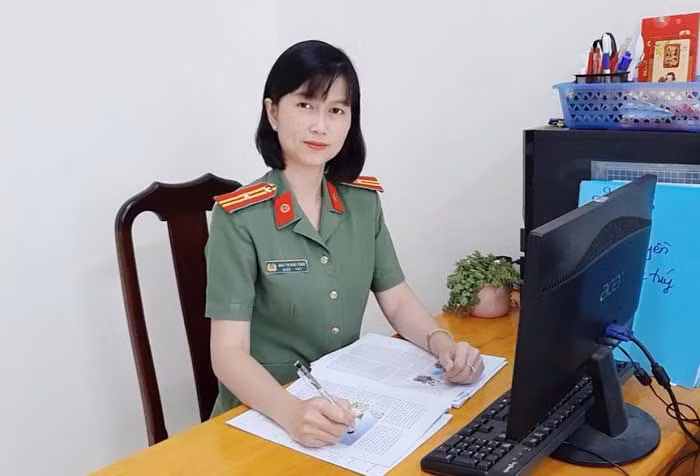 Nữ cán bộ phong trào tiêu biểu -0