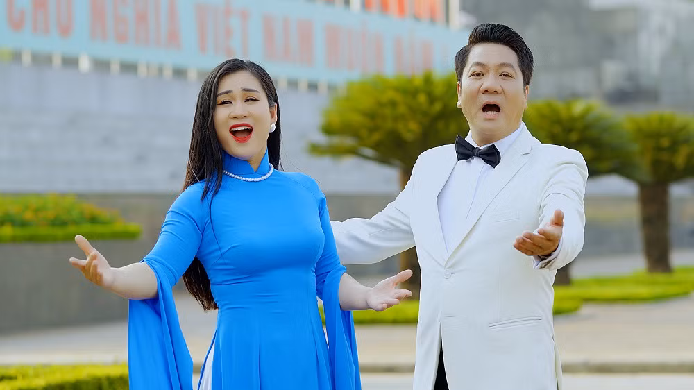 Hai nghệ sĩ Opera hàng đầu hát ca khúc mới về Bác -0