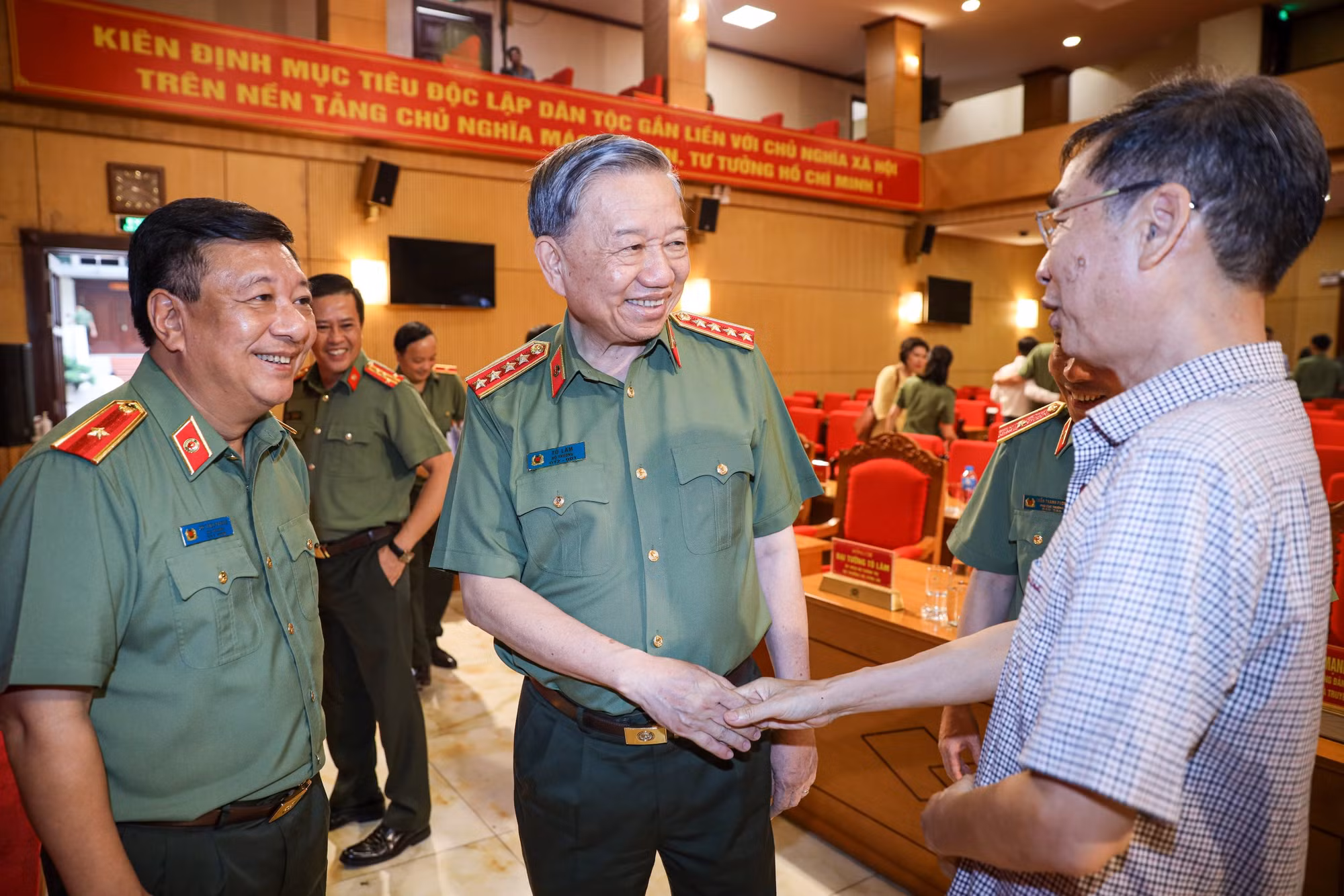 Luôn xứng đáng là những chiến sĩ kiên cường trên mặt trận tư tưởng - văn hoá. -5