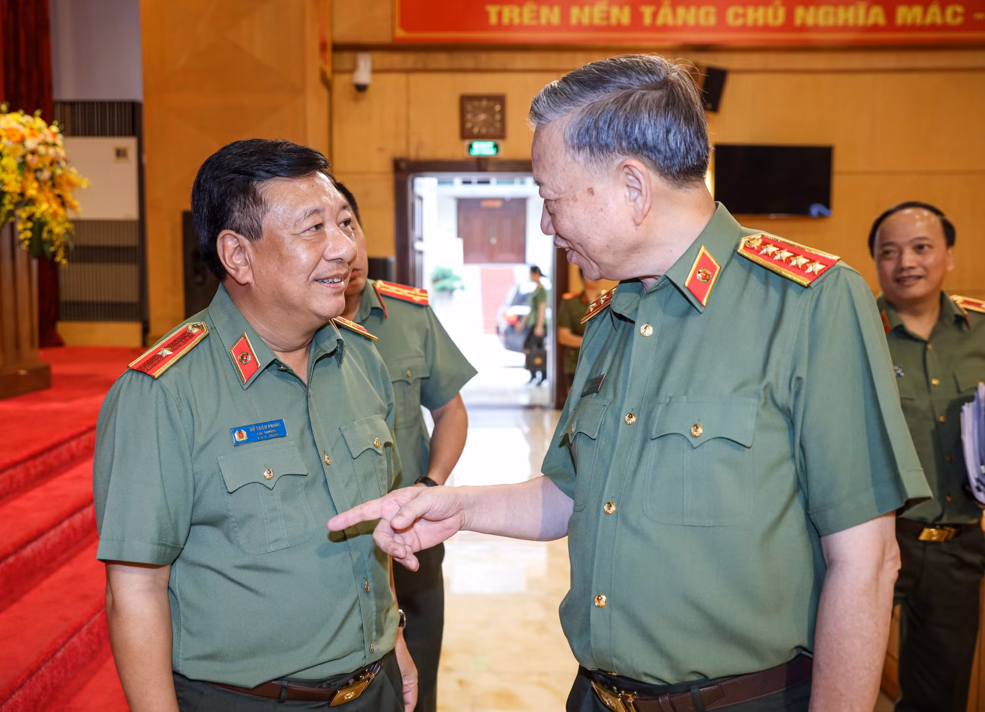 Luôn xứng đáng là những chiến sĩ kiên cường trên mặt trận tư tưởng - văn hoá. -3