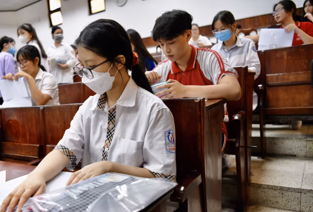 Bắt đầu cuộc đua “khốc liệt” vào lớp 10 THPT chuyên -0