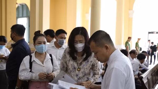 Cựu Phó Cục Thuế Nguyễn Thị Bích Hạnh nói sai phạm vì “họp hành triền miên”