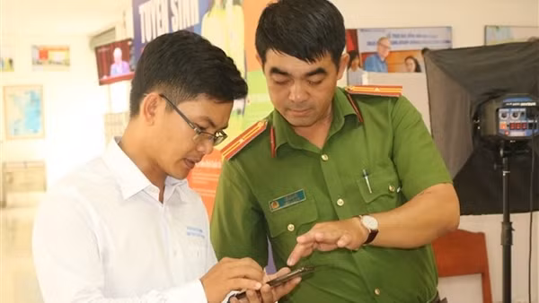 Chủ tịch UBND tỉnh Trà Vinh kêu gọi người dân đăng ký, kích hoạt tài khoản định danh điện tử