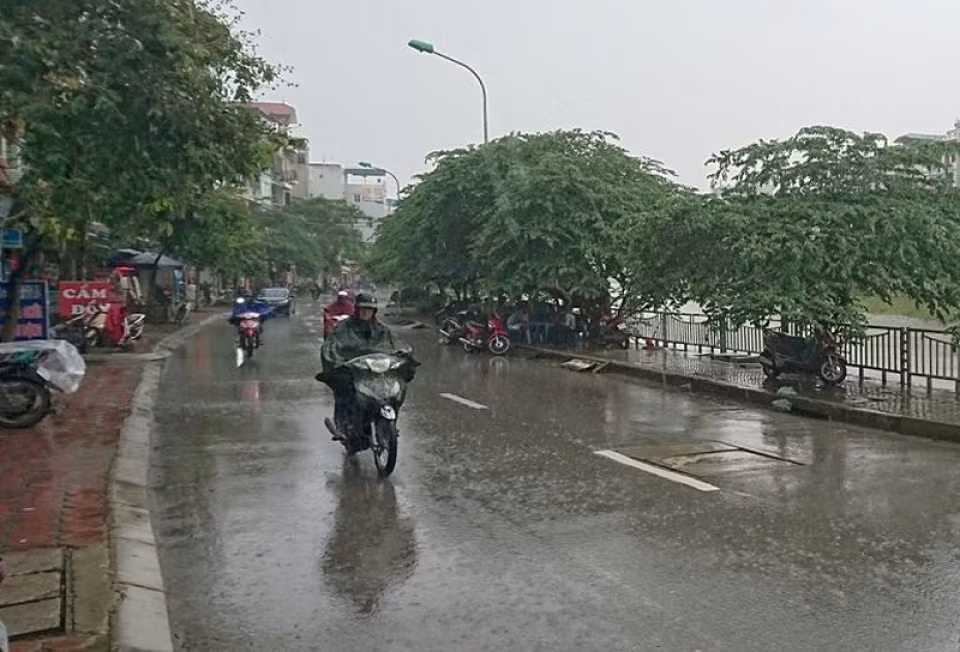 Hà Nội chuẩn bị đón đợt mưa giông kéo dài -0
