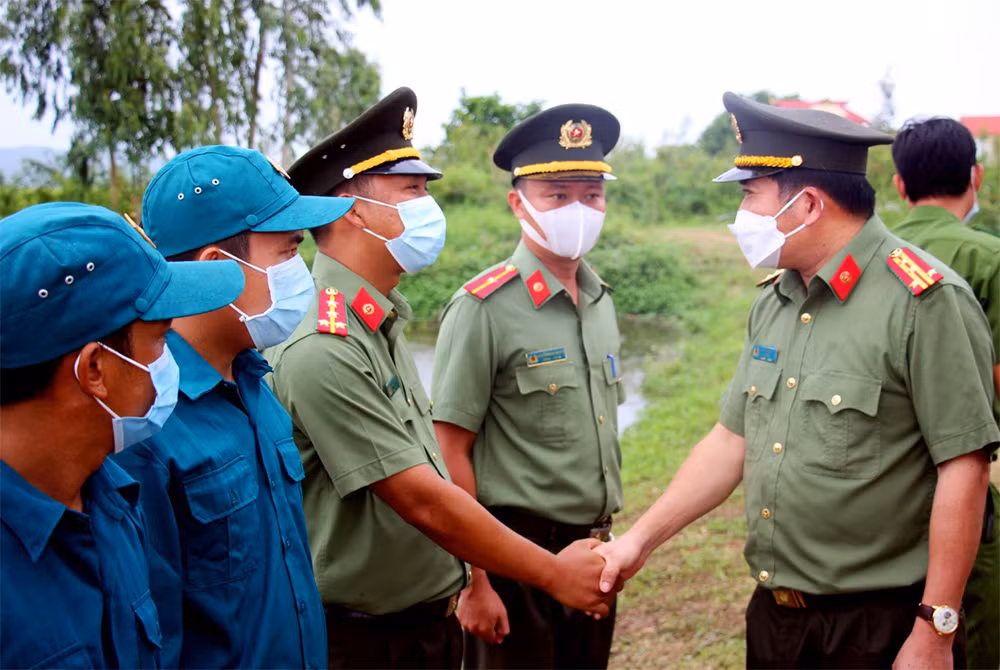 Đại tá Đinh Văn Nơi, Giám đốc Công an tỉnh An Giang: “Người dân phải được ăn ngon, ngủ yên” -0