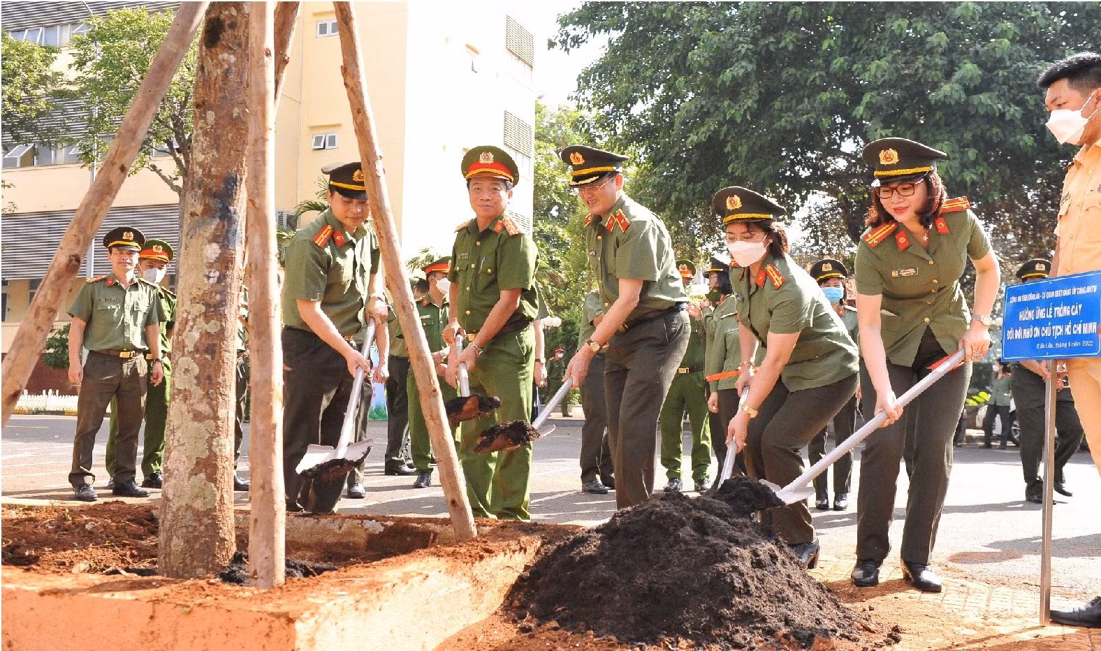 Công an Đắk Lắk phát động Lễ “Trồng cây đời đời nhớ ơn Chủ tịch Hồ Chí Minh” -0