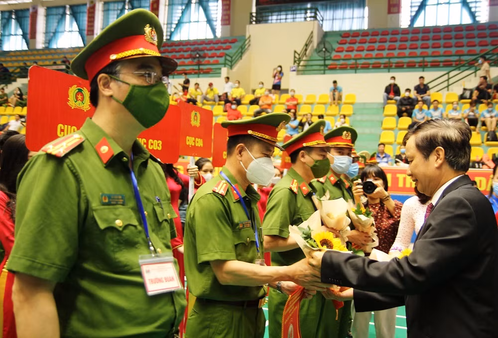 Gần 1.400 cán bộ, chiến sĩ tham gia Hội thao lực lượng CAND năm 2022 -0