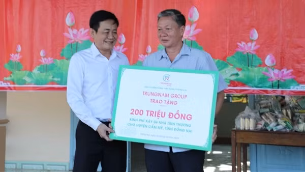Người nghèo đi học ảnh 2