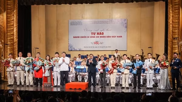 Nhà hát CAND đón nhận Huân chương Lao động hạng Nhì ảnh 9
