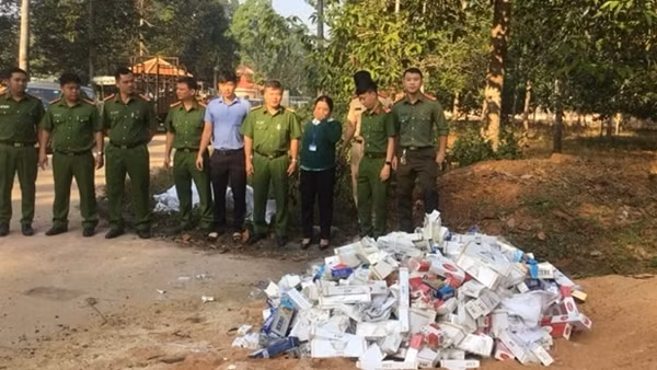 Chở thuê 7000 gói thuốc lá lậu để lấy 2 triệu tiền công ảnh 3