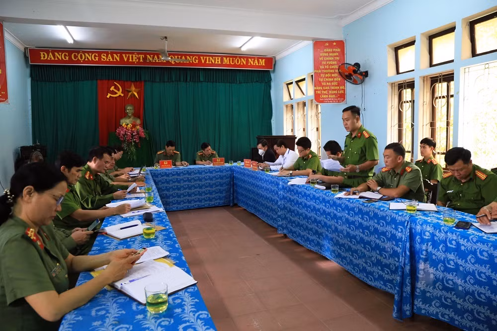 Thứ trưởng Bộ Công an đánh giá cao việc xây dựng Công an xã chính quy tại Thừa Thiên-Huế -0