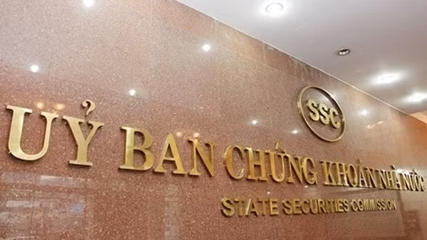 Bắt Phó Vụ trưởng thuộc Ủy ban Chứng khoán Nhà nước cố ý làm lộ bí mật công tác