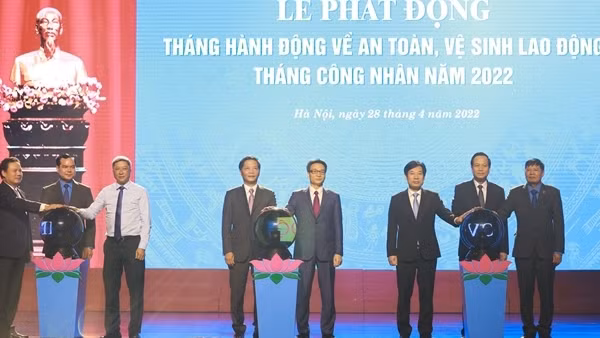 Công nhân thời “bão giá” ảnh 6