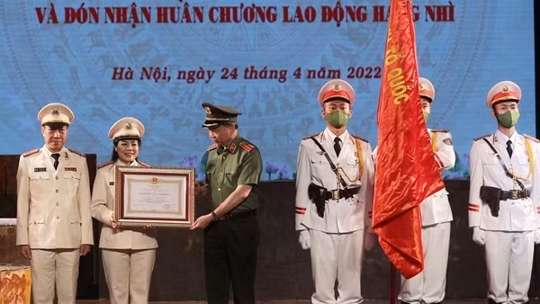 Kịch “Trả giá” – Tác phẩm xúc động, giàu ý nghĩa về lực lượng CSND ảnh 11