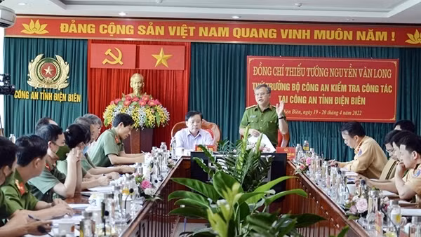 “Cõng” 14 bánh ma túy từ Lào vào Việt Nam ảnh 4
