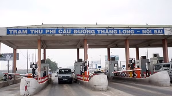 Ngày đầu nghỉ lễ: Nhiều trạm thu phí phải xả trạm ảnh 3