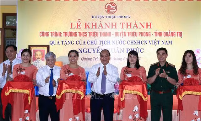 Chủ tịch nước dâng hương tưởng nhớ các Anh hùng liệt sĩ tại Thành cổ Quảng Trị -0