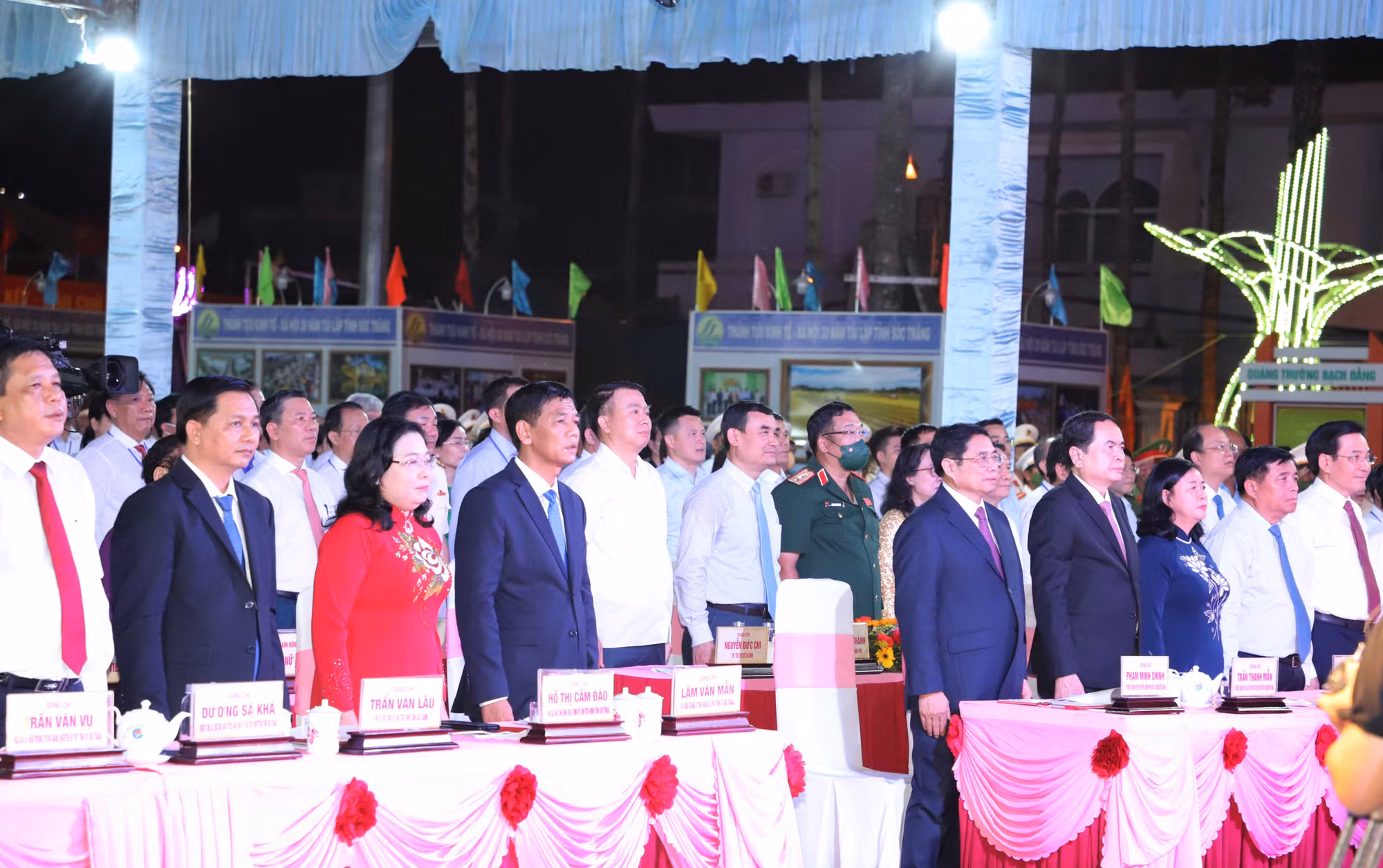 Thủ tướng Phạm Minh Chính dự lễ kỷ niệm 30 năm tái lập tỉnh Sóc Trăng -0