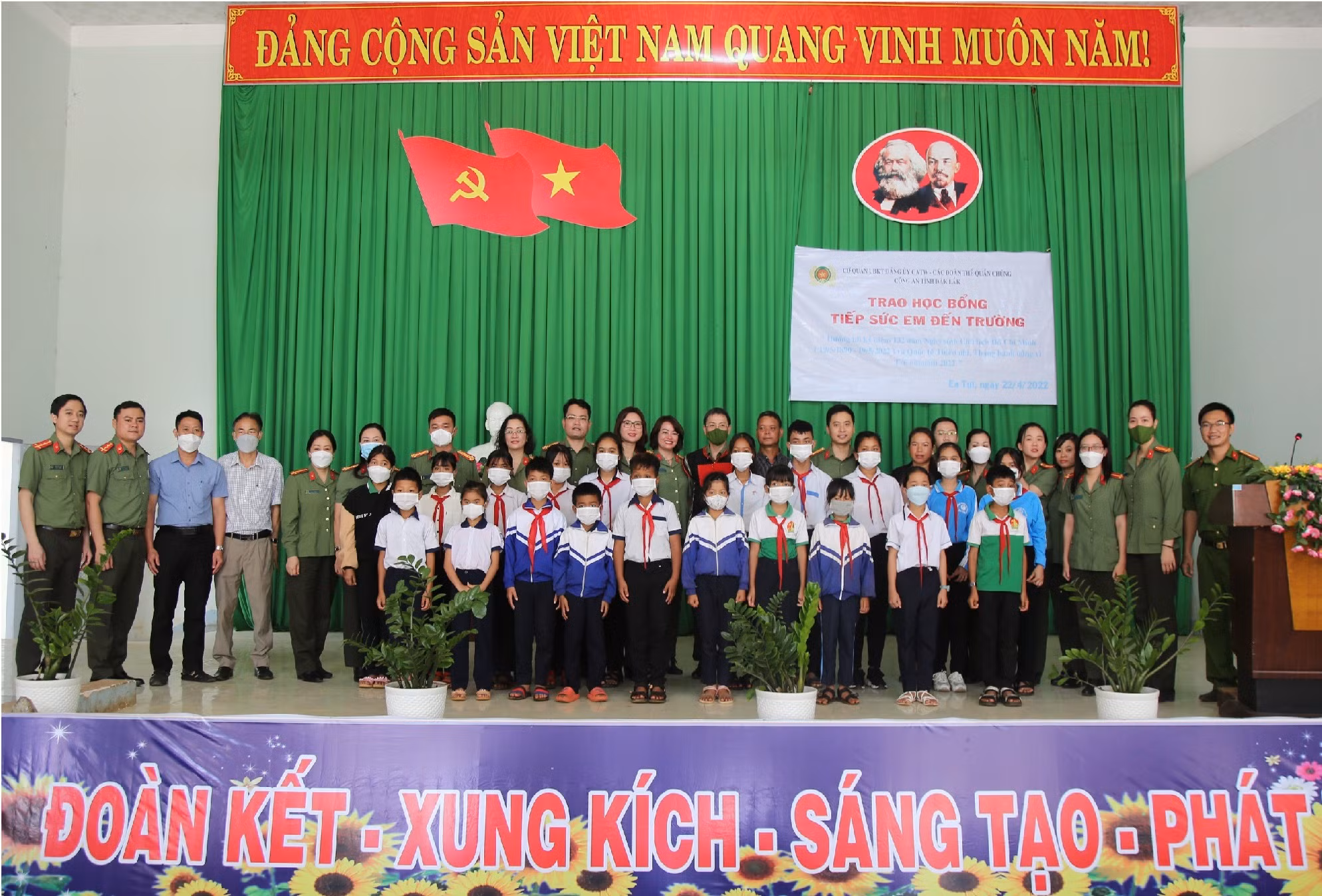 Công an Đắk Lắk phát động Lễ “Trồng cây đời đời nhớ ơn Chủ tịch Hồ Chí Minh” -1