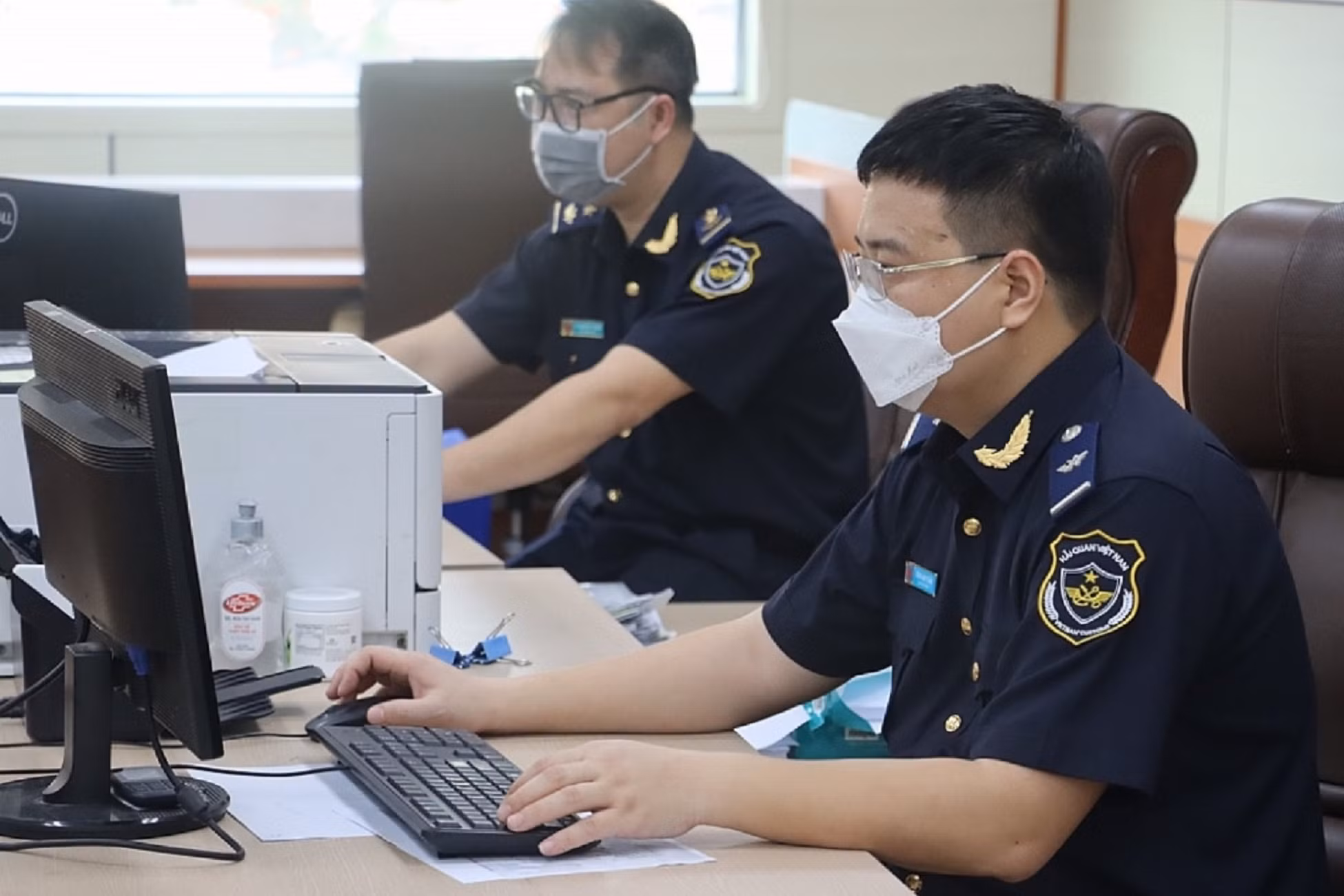 Thông quan trở lại Cửa khẩu Bắc Luân II từ 26/4 -0