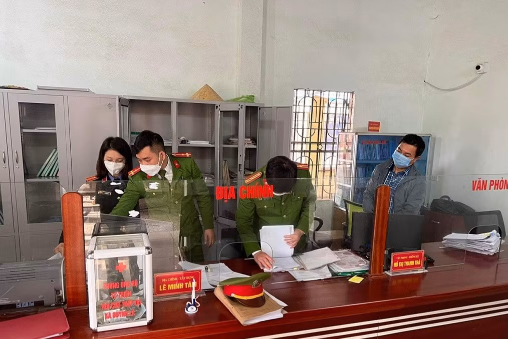 Mất cán bộ, mất tình thân vì… sốt đất -0