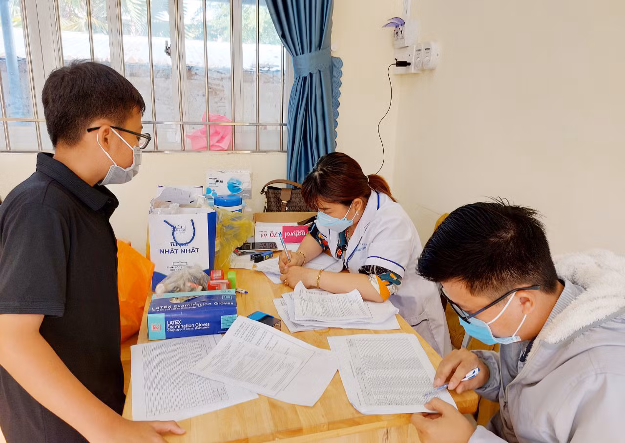 Sóc Trăng tiêm vaccine ngừa COVID-19 cho trẻ dưới 12 tuổi -0