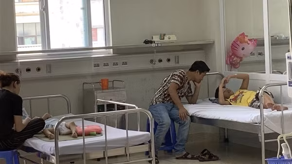 Lo ngại bùng phát dịch sốt xuất huyết, tay chân miệng, viêm não ảnh 2