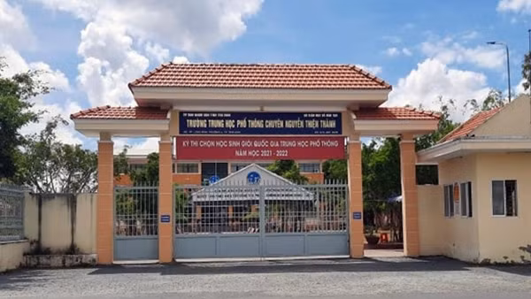 Khởi tố, bắt tạm giam giáo viên tiếng Anh hiếp dâm nữ sinh lớp 6 ảnh 3