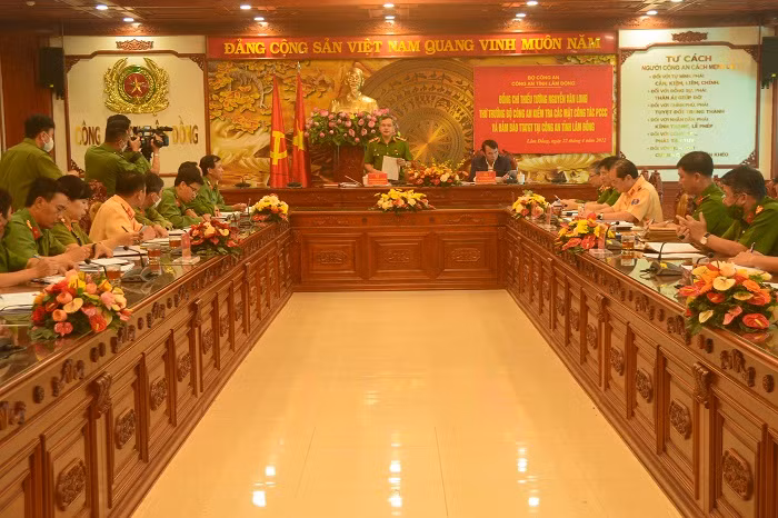 Thứ trưởng Nguyễn Văn Long “test nhanh” người dân Đà Lạt về PCCC -0